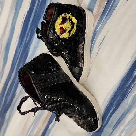 Steve Madden Kid’s Sequin Emoji Smiley Sneakers, Size 3 - Picture 3 of 8